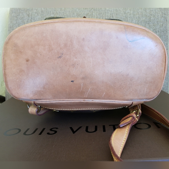 Authentic Louis Vuitton Monogram Montsauris MM backpack - Picture 8 of 8